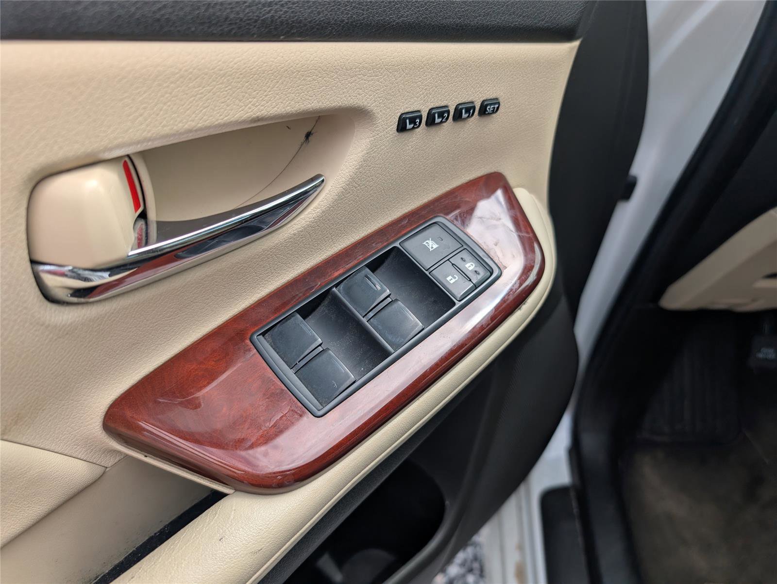 Used 2010 Lexus HS 250h FWD image 3