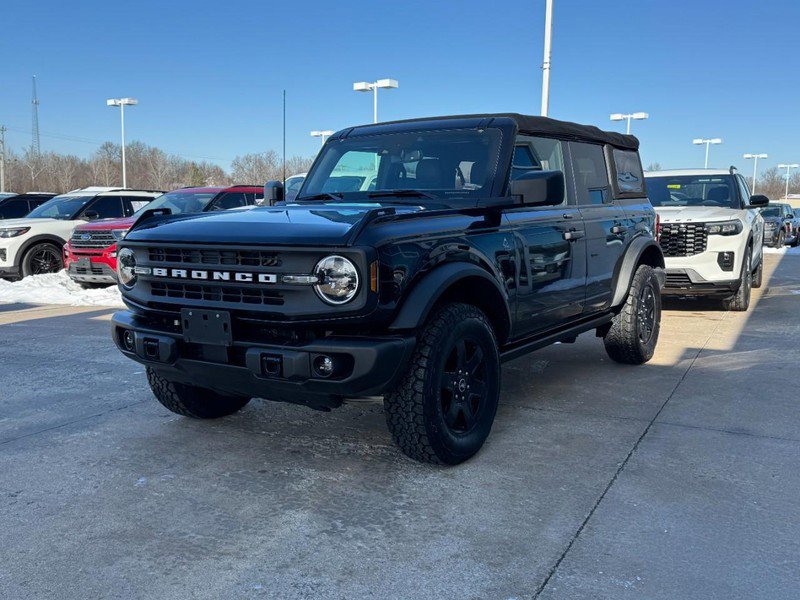 Used 2022 Ford Bronco Black Diamond image 8