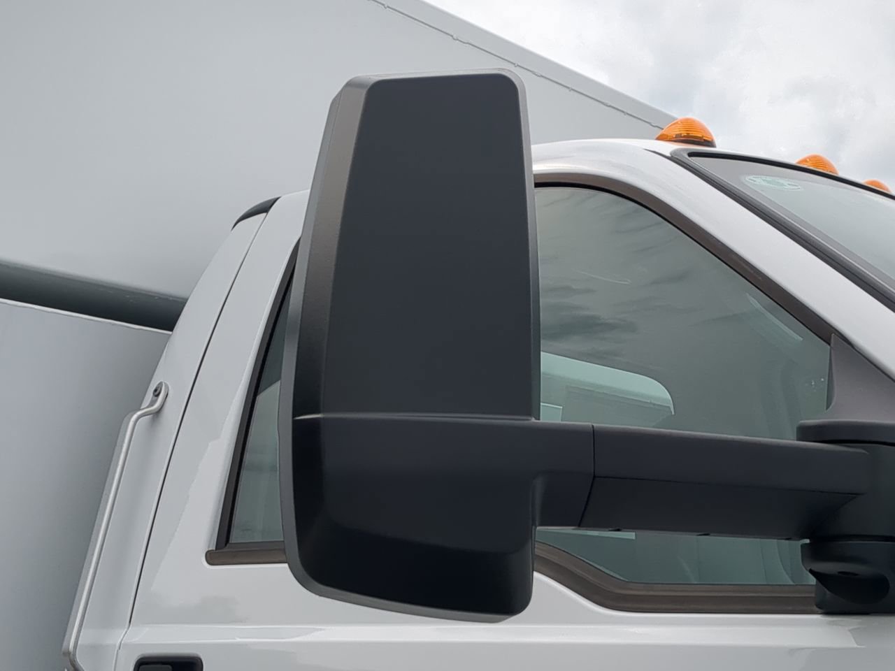 New 2027 Ford F750 2WD Regular Cab Super Duty image 10