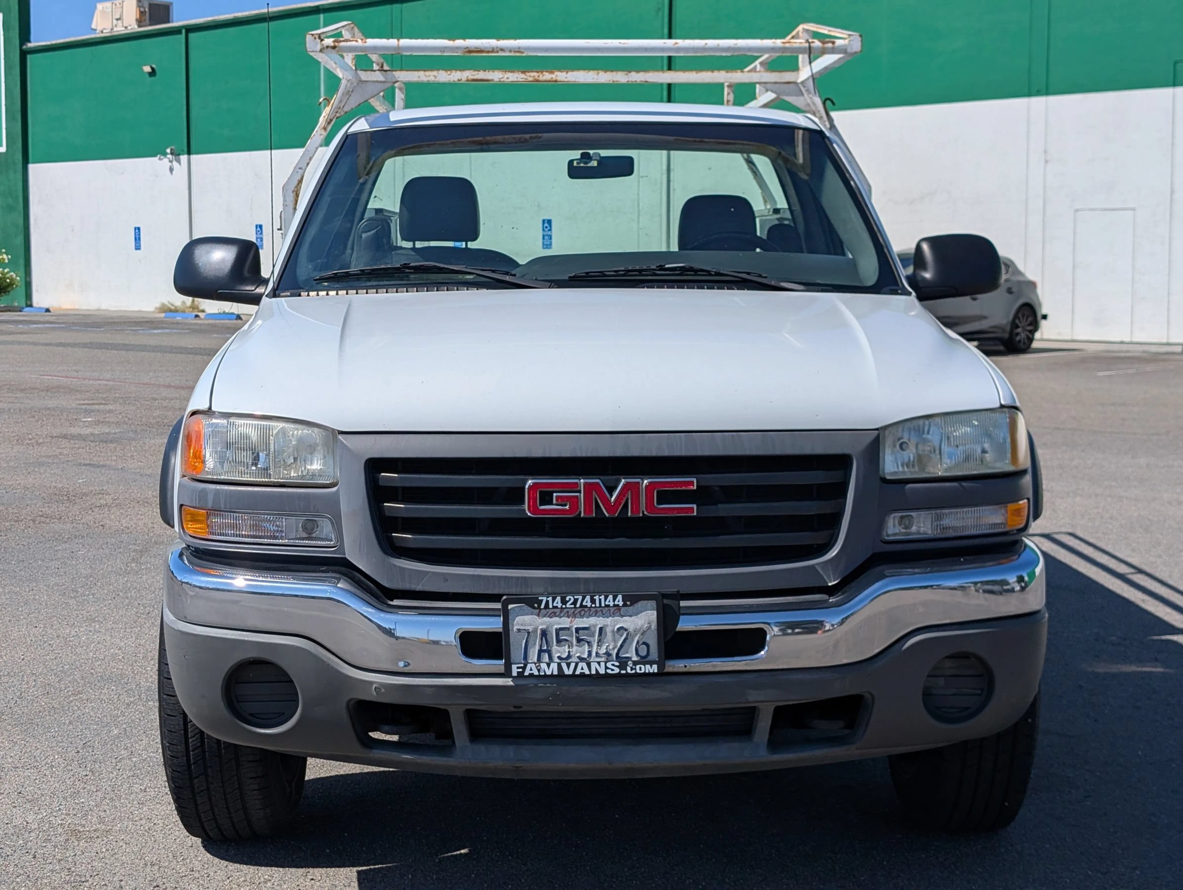 Used 2003 GMC Sierra 2500 2WD Regular Cab image 3