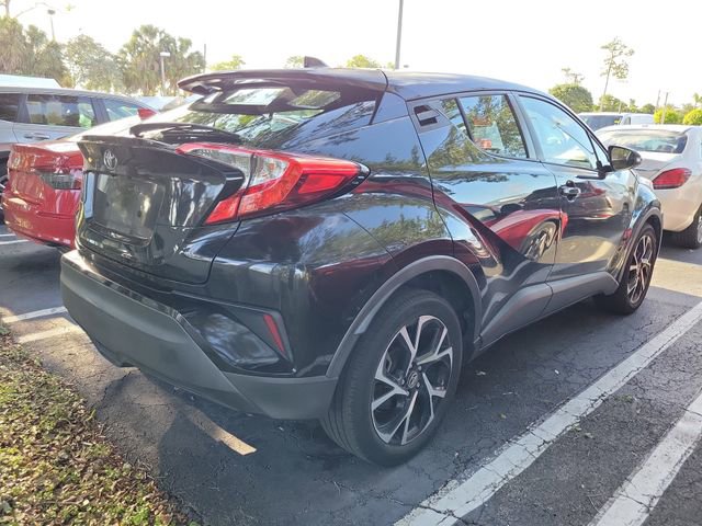 Used 2019 Toyota C-HR XLE FWD image 5