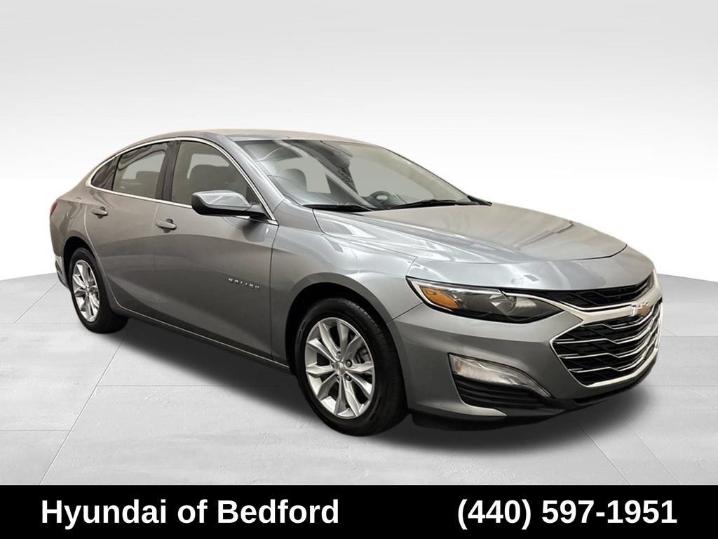 Used 2025 Chevrolet Malibu LT FWD image 3