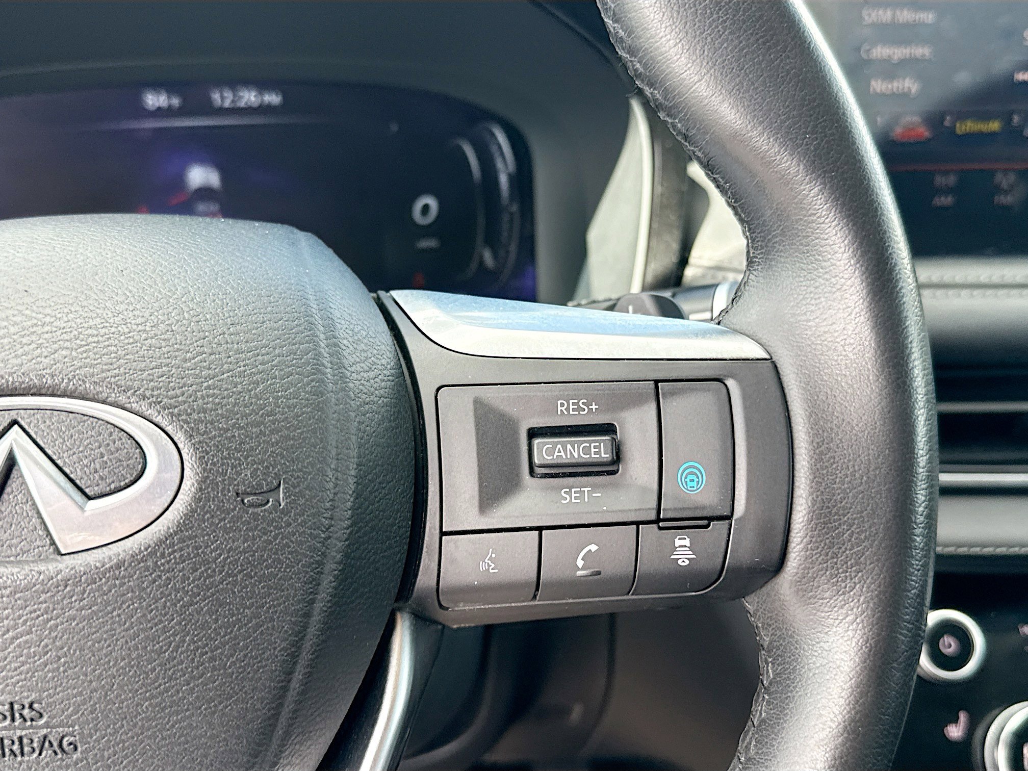 Used 2024 INFINITI QX60 Luxe image 41