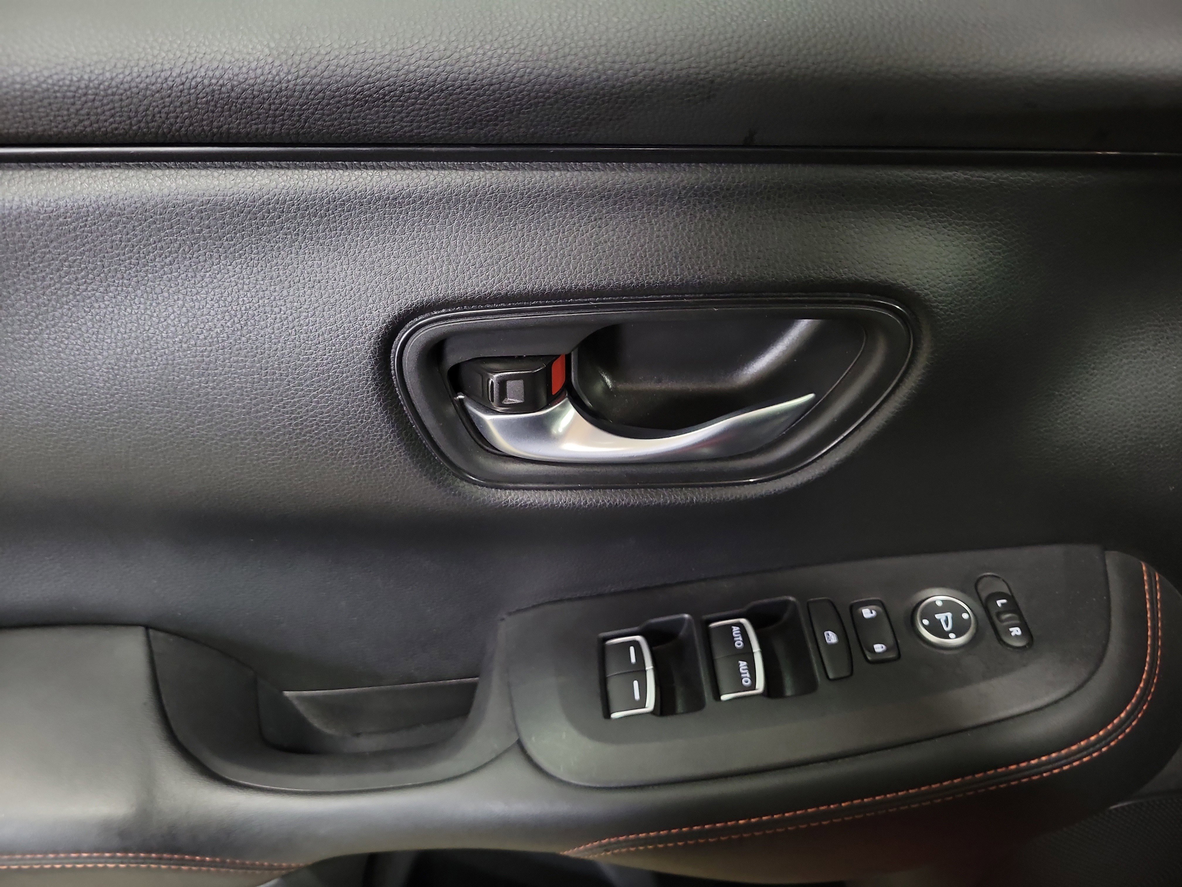 Used 2025 Honda HR-V Sport image 19