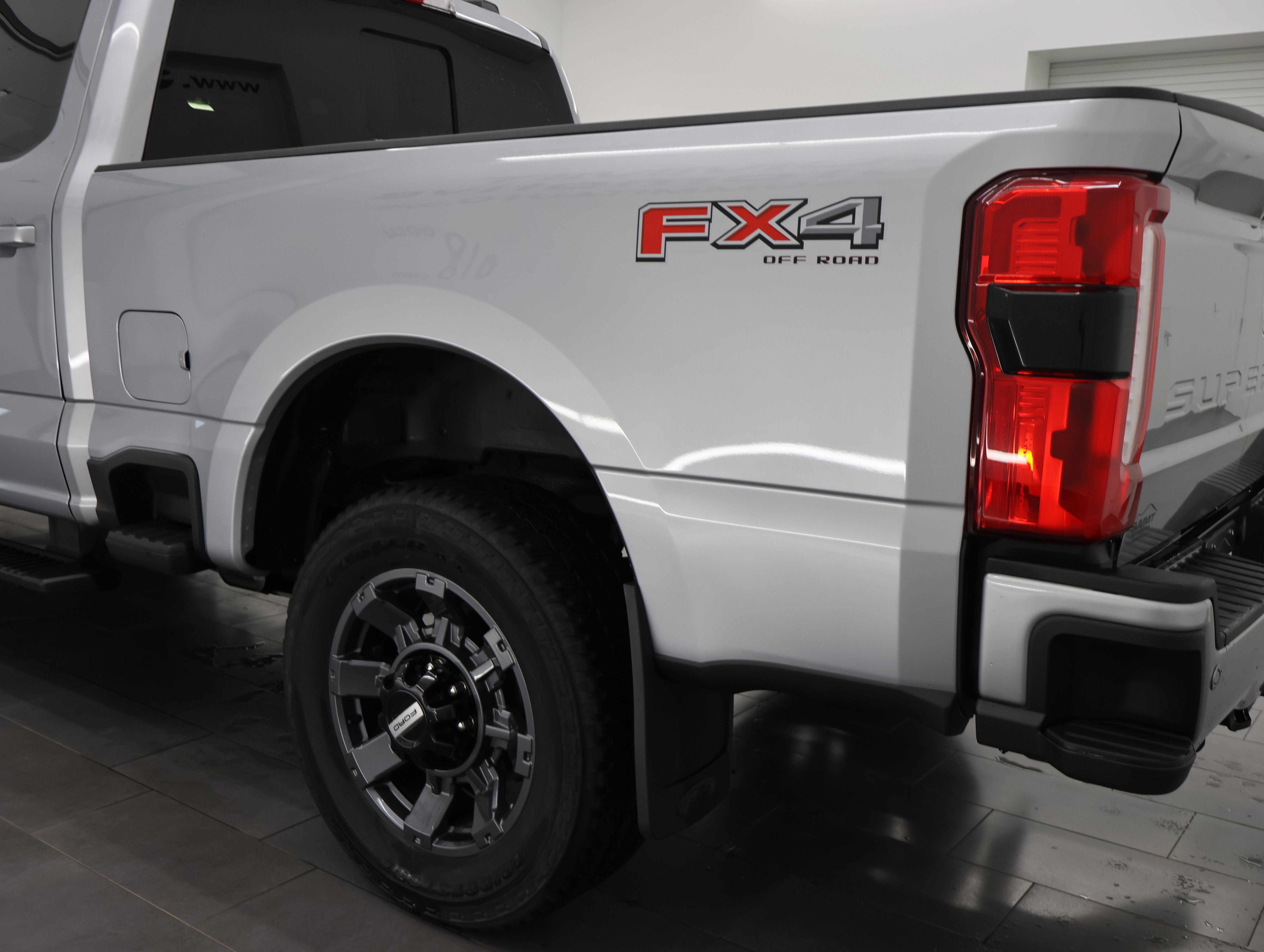 Used 2023 Ford F350 Lariat w/ Lariat Ultimate Package AWD/4WD image 35