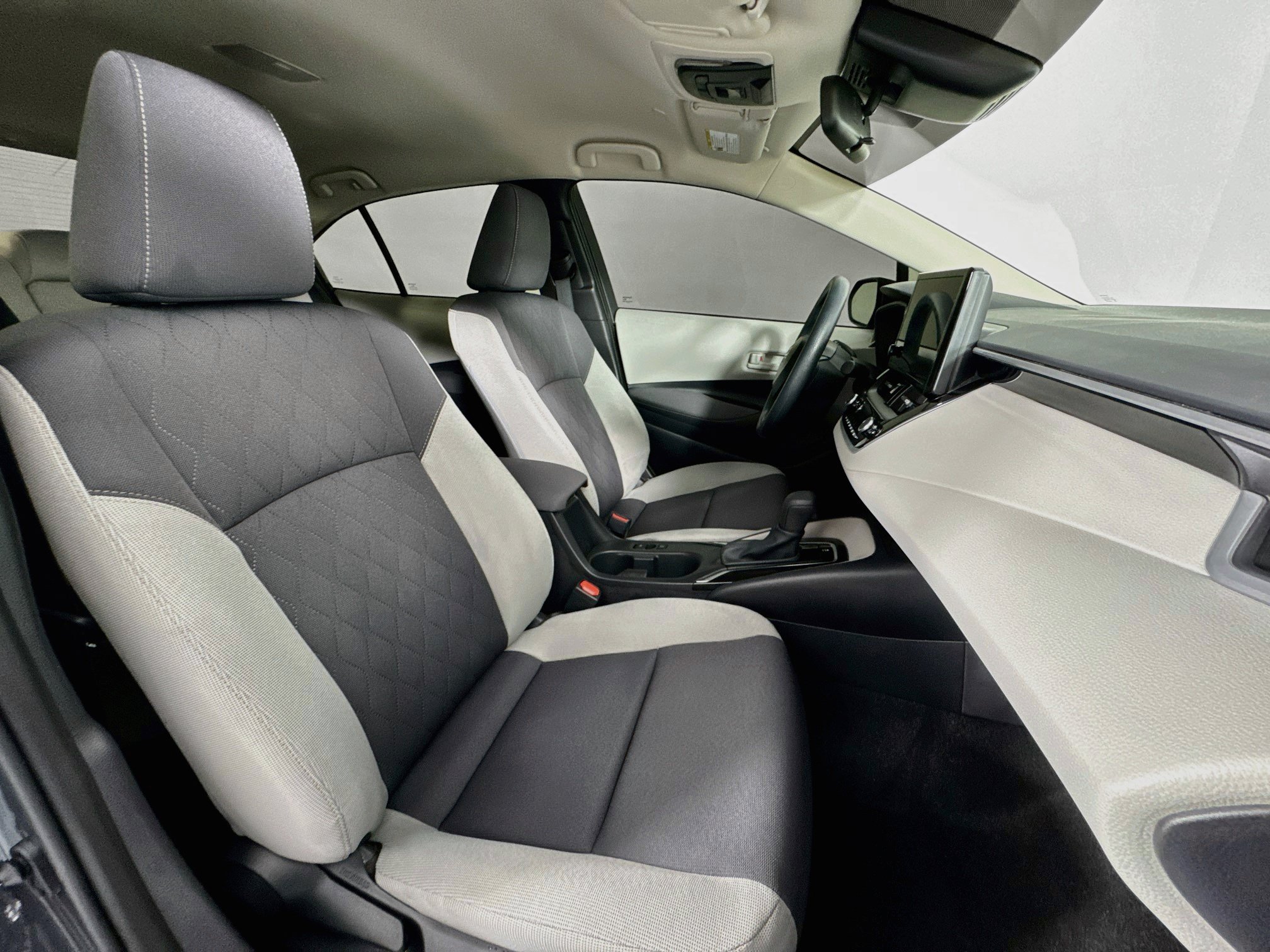 Used 2026 Toyota Corolla LE w/ LE Premium Package FWD image 25