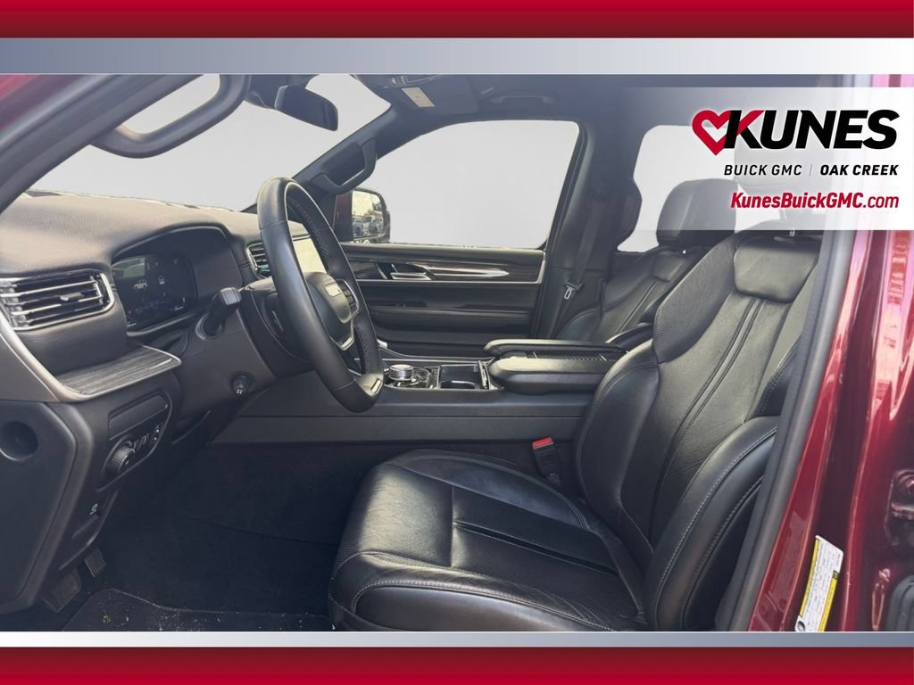 Used 2022 Jeep Wagoneer Series II AWD/4WD image 22