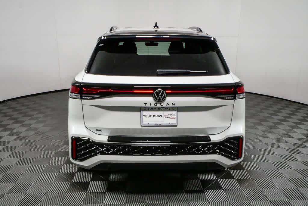 New 2026 Volkswagen Tiguan SE R-Line FWD image 30