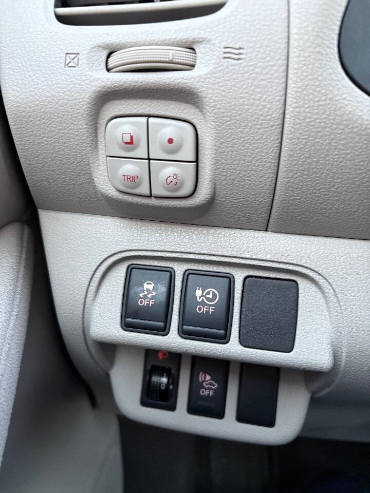 Used 2011 Nissan Leaf SL image 18