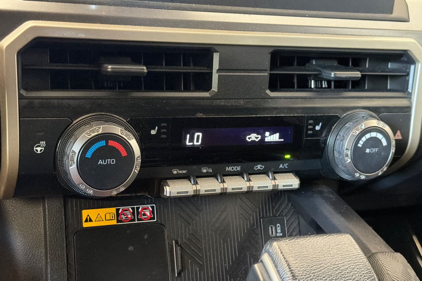 Used 2024 Toyota Tacoma SR5 AWD/4WD image 20