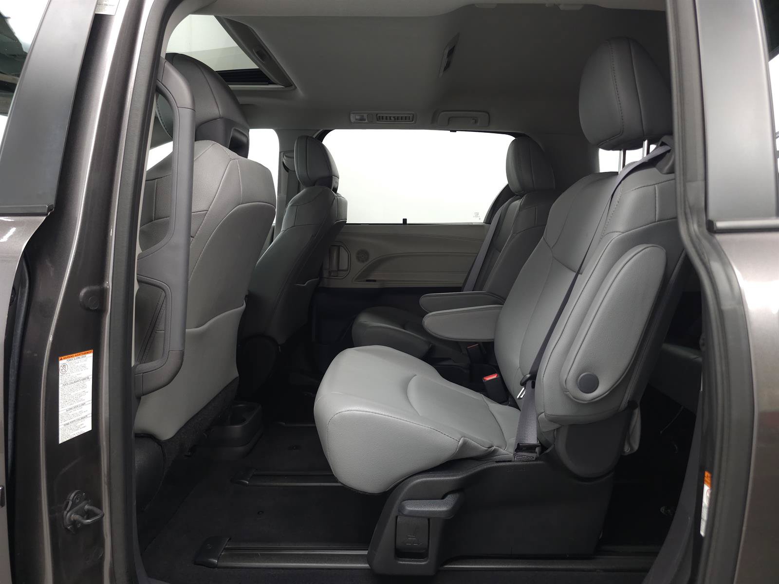 Certified 2024 Toyota Sienna XLE w/ XLE Plus Package AWD/4WD image 5