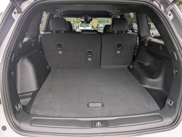 New 2025 Jeep Grand Cherokee Altitude image 11