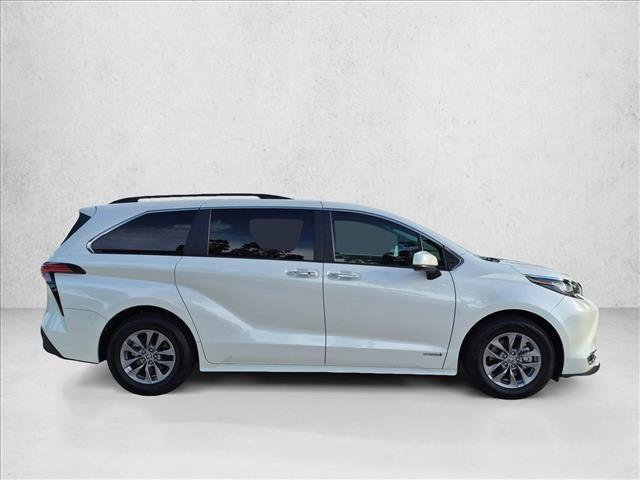 Certified 2021 Toyota Sienna XLE w/ XLE Plus Package FWD image 4