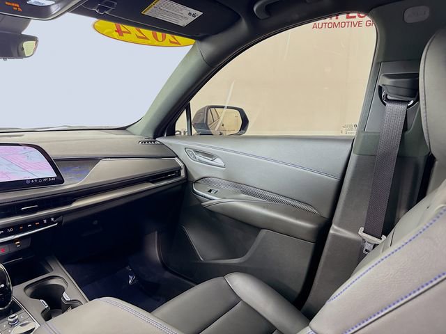 Used 2024 Cadillac XT4 Sport w/ Technology Package image 23