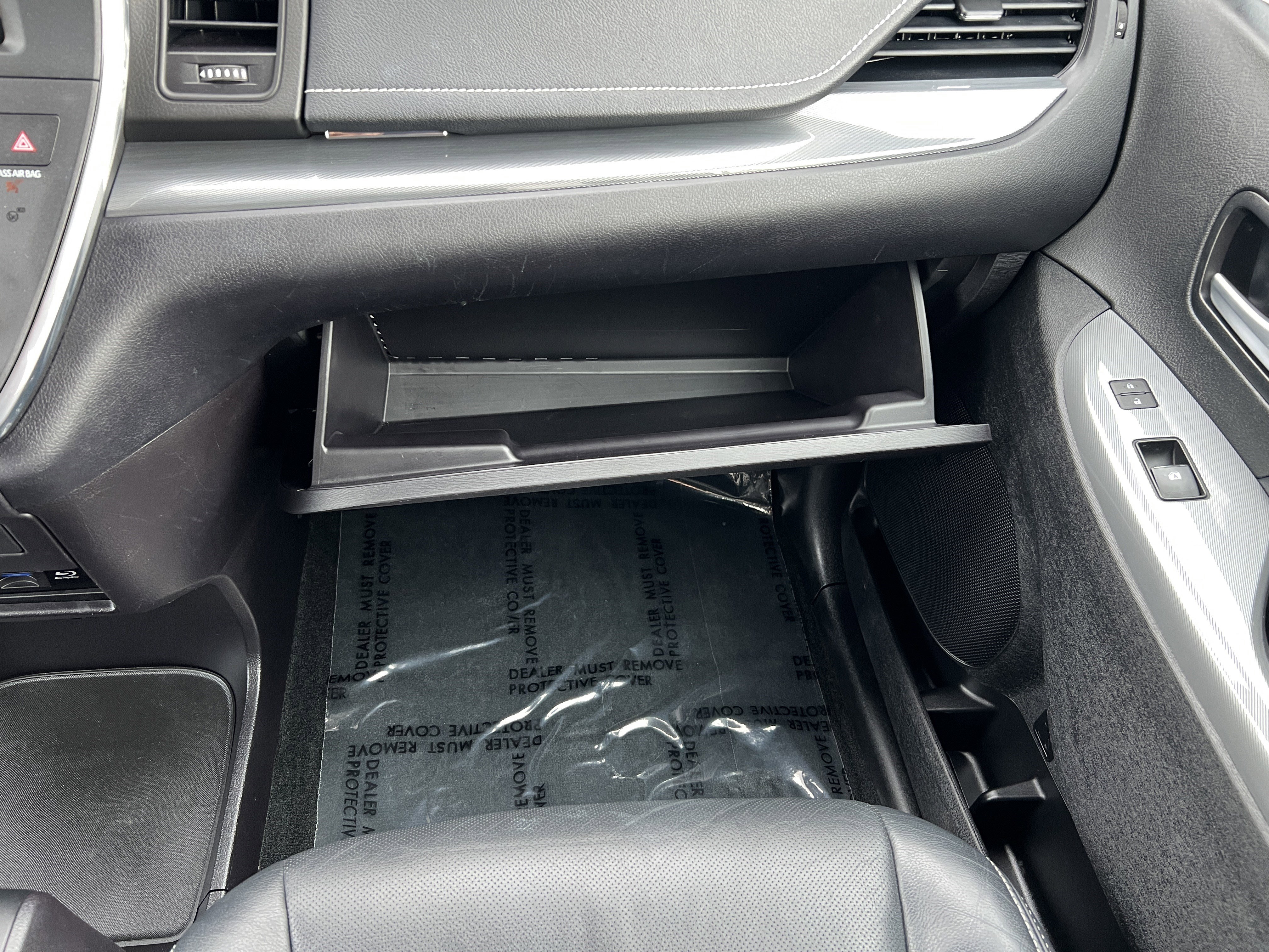 Used 2019 Toyota Sienna SE image 33