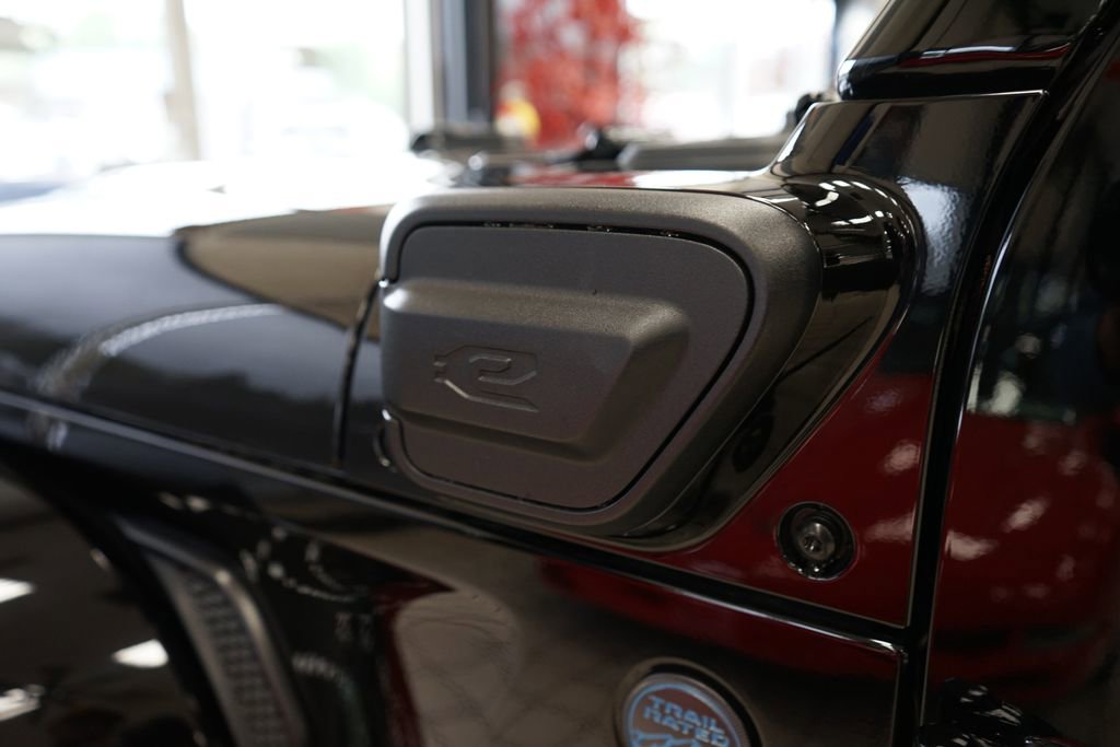 Used 2024 Jeep Wrangler High Altitude AWD/4WD image 27