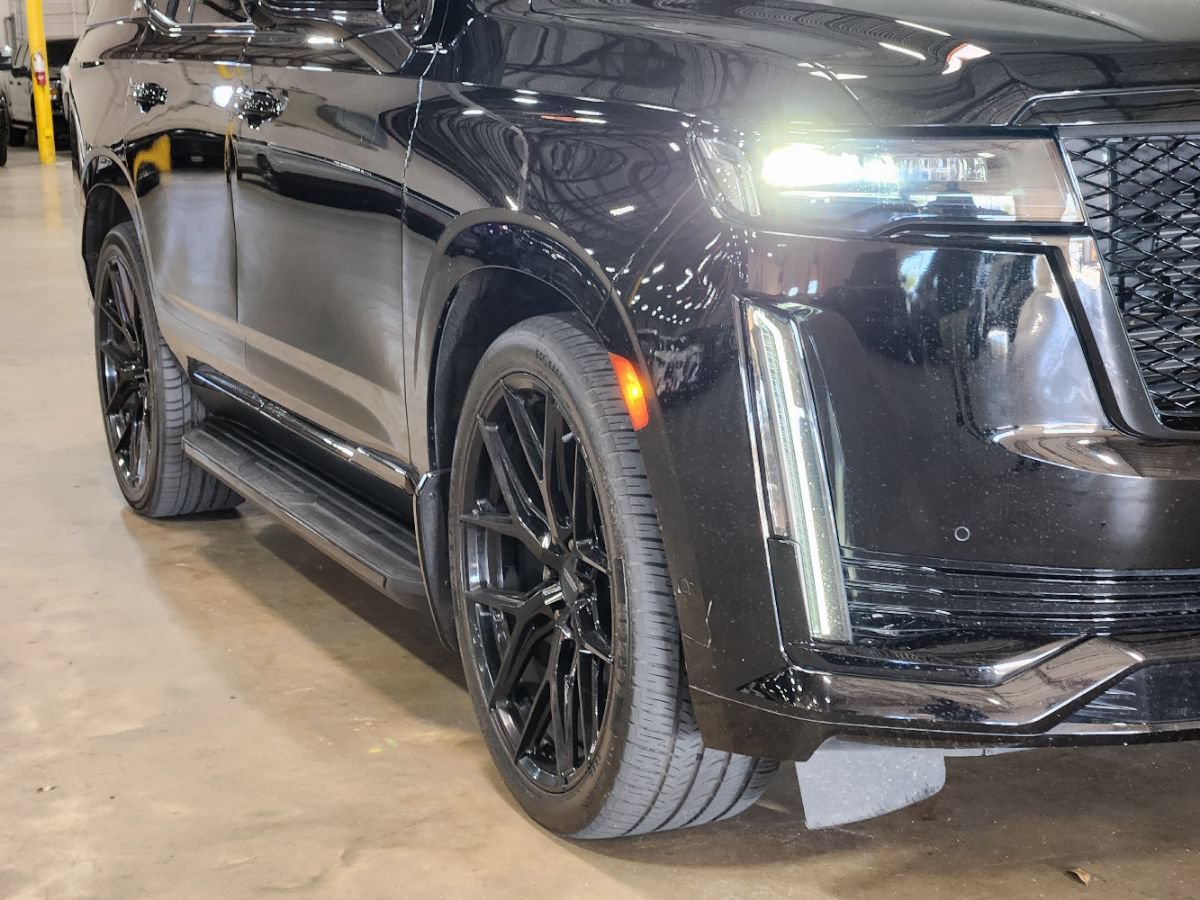 Used 2021 Cadillac Escalade Sport w/ Driver Assist Tech Package AWD/4WD image 19