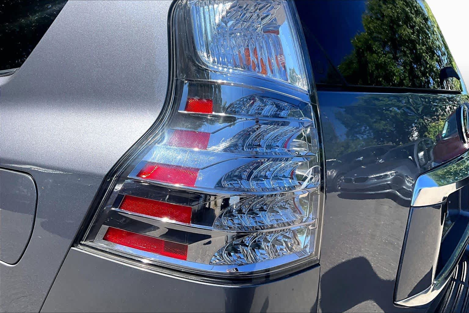 Used 2023 Lexus GX 460 Premium w/ Premium Package AWD/4WD image 27