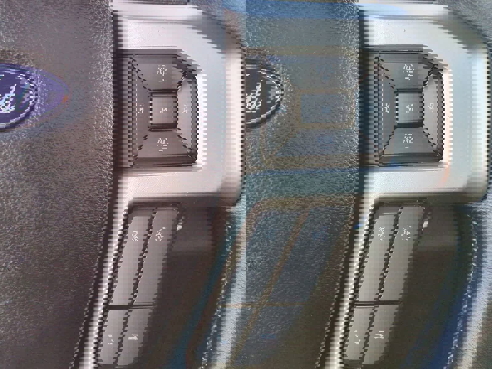 Certified 2022 Ford F350 Lariat w/ Tremor Off-Road Package image 26