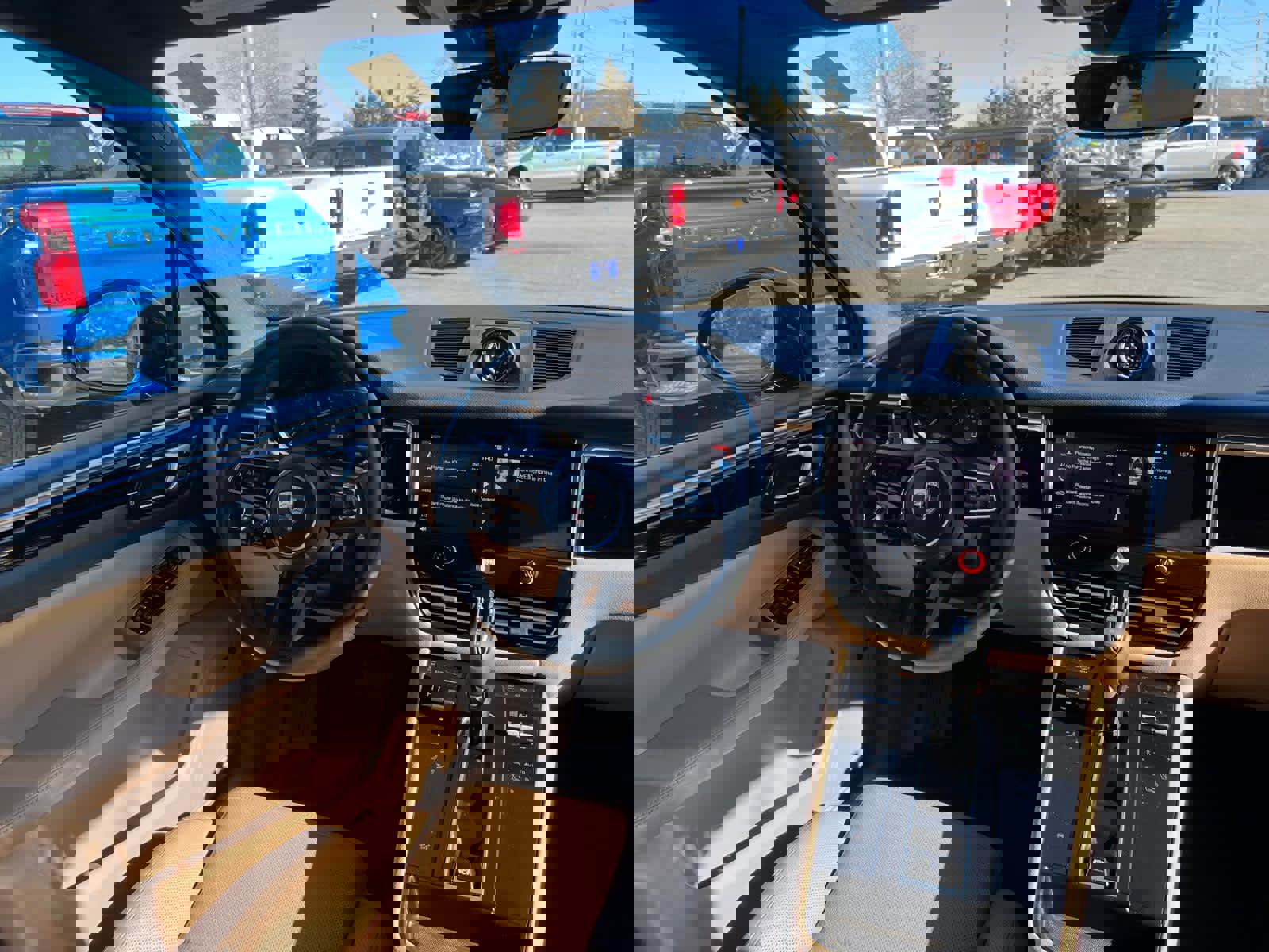 Used 2025 Porsche Macan image 38