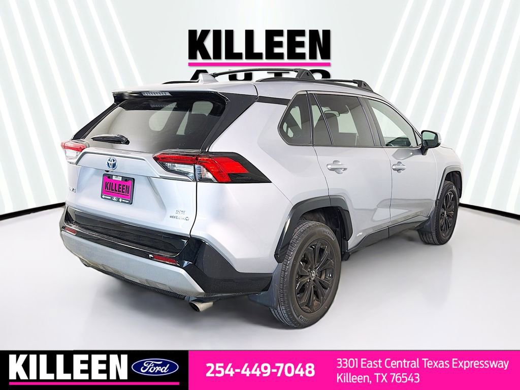 Used 2023 Toyota RAV4 SE image 8