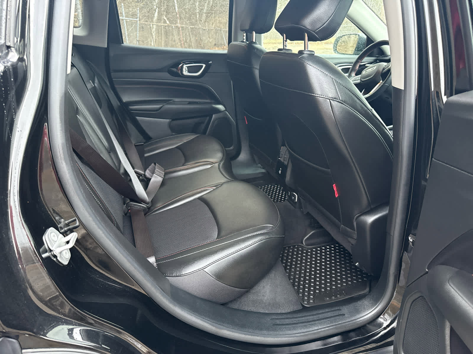 Used 2022 Jeep Compass Trailhawk w/ Trailhawk Convenience Group image 32