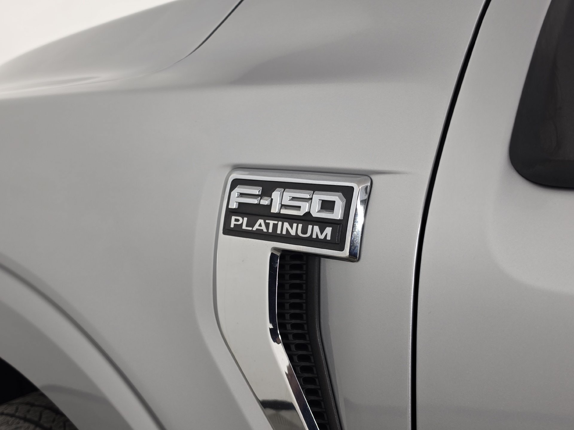 Used 2022 Ford F150 Platinum w/ Equipment Group 701A High AWD/4WD image 39