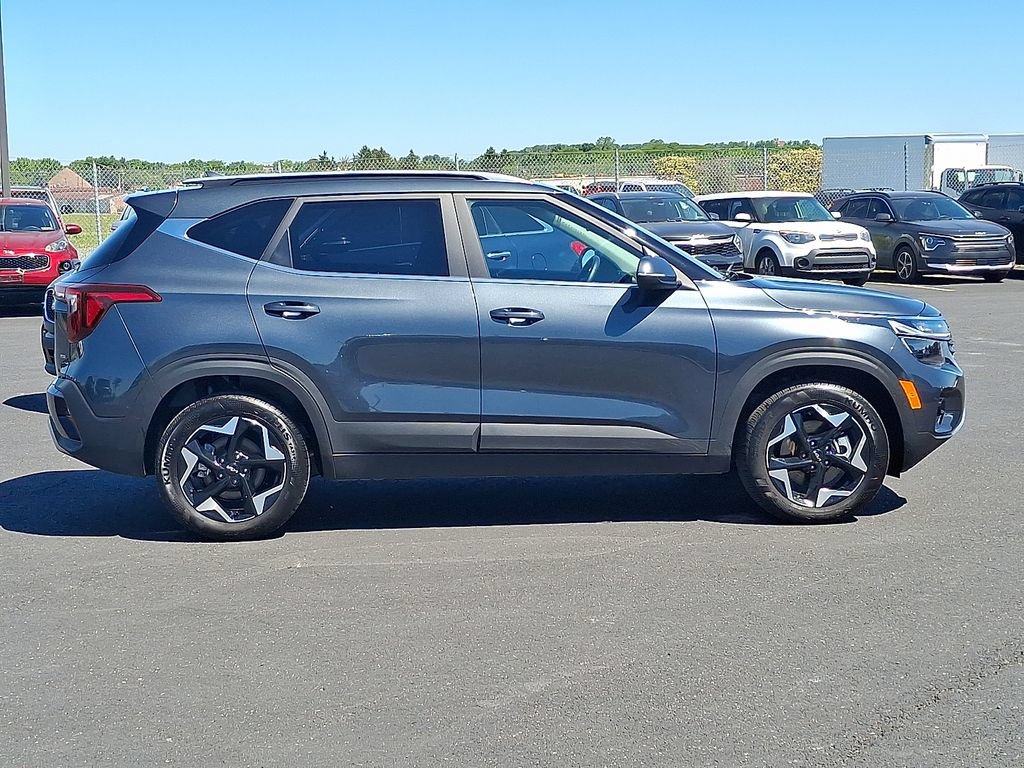 Certified 2025 Kia Seltos EX AWD/4WD image 7