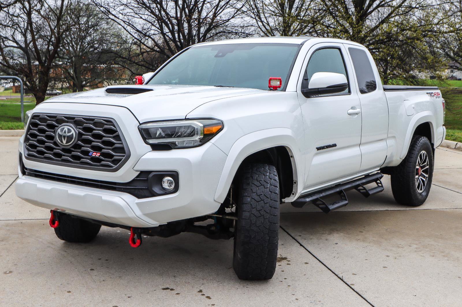 Used 2021 Toyota Tacoma TRD Sport w/ TRD Premium Sport Package AWD/4WD image 3