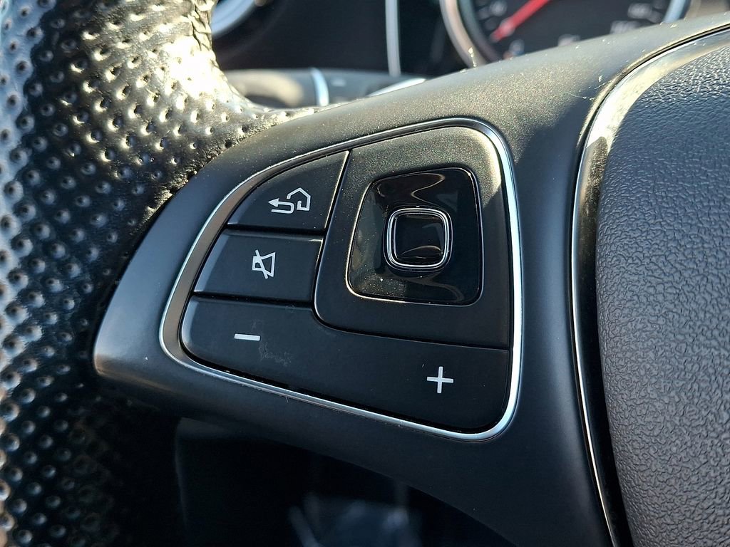 Used 2017 Mercedes-Benz E 300 4MATIC image 22