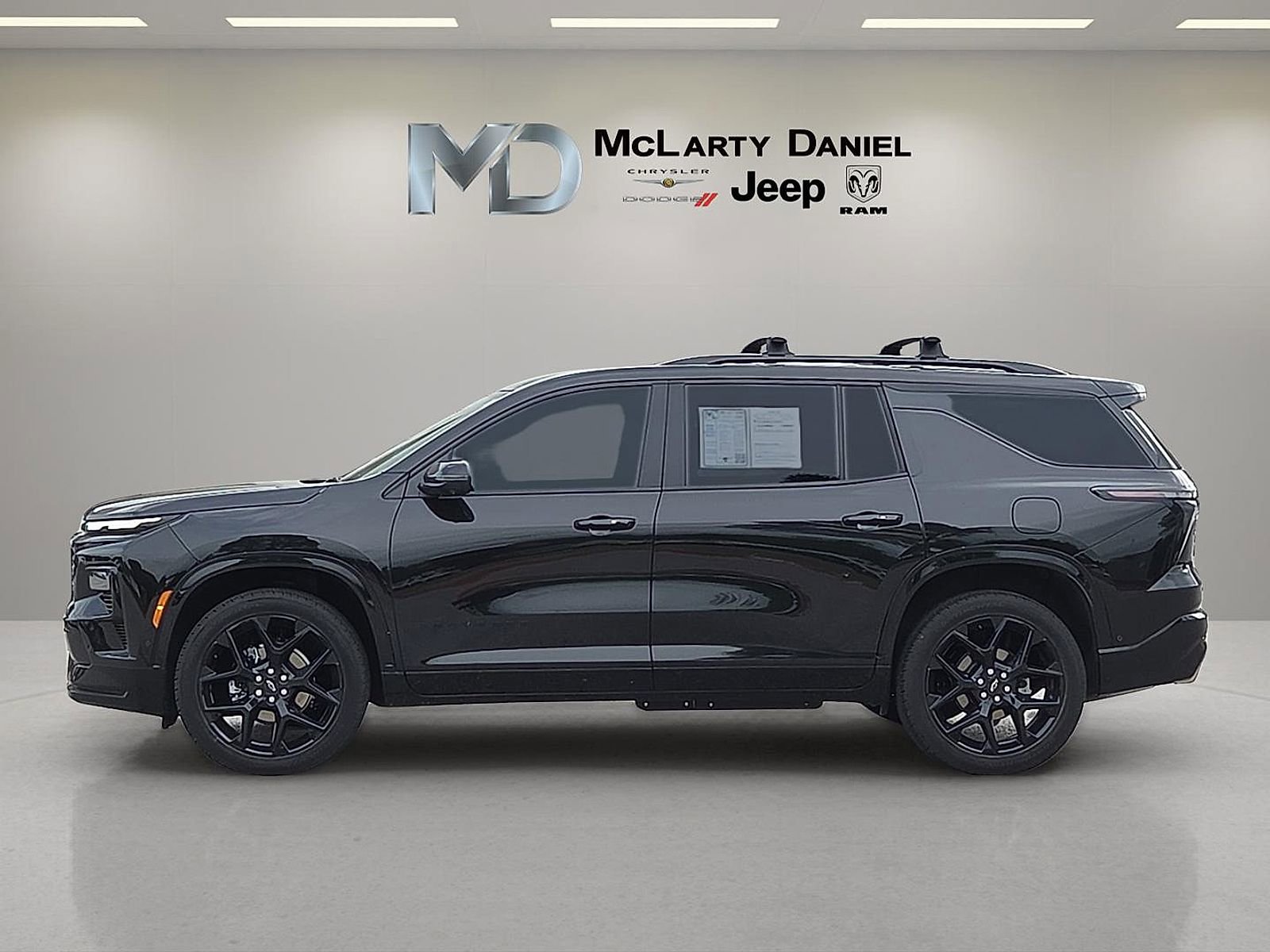 Used 2026 Chevrolet Traverse RS FWD image 3