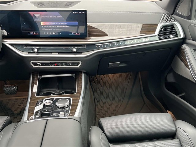 Used 2025 BMW X5 xDrive50e w/ Premium Package image 13
