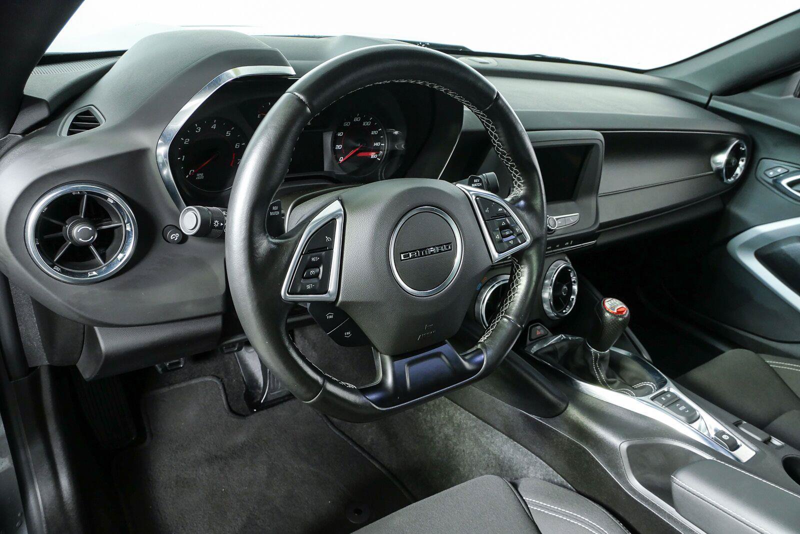 Used 2021 Chevrolet Camaro LT RWD image 4