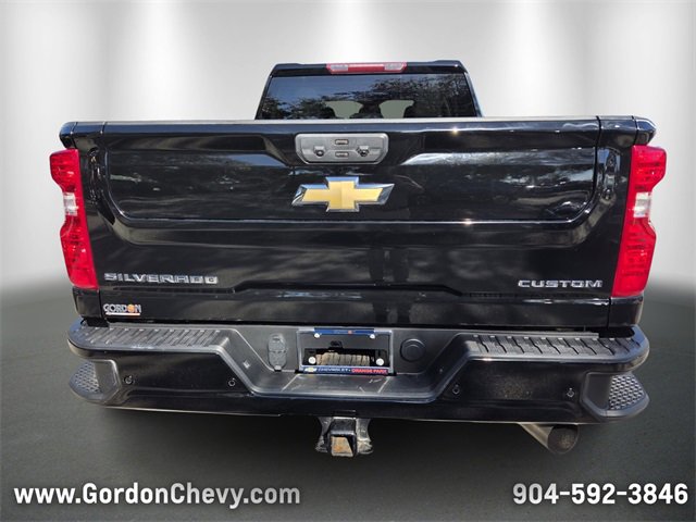 Used 2024 Chevrolet Silverado 2500 Custom w/ Custom Value Package image 4
