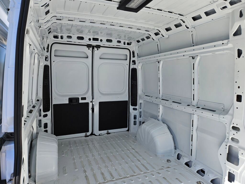 Used 2026 RAM ProMaster 2500 w/ Convenience Group FWD image 13