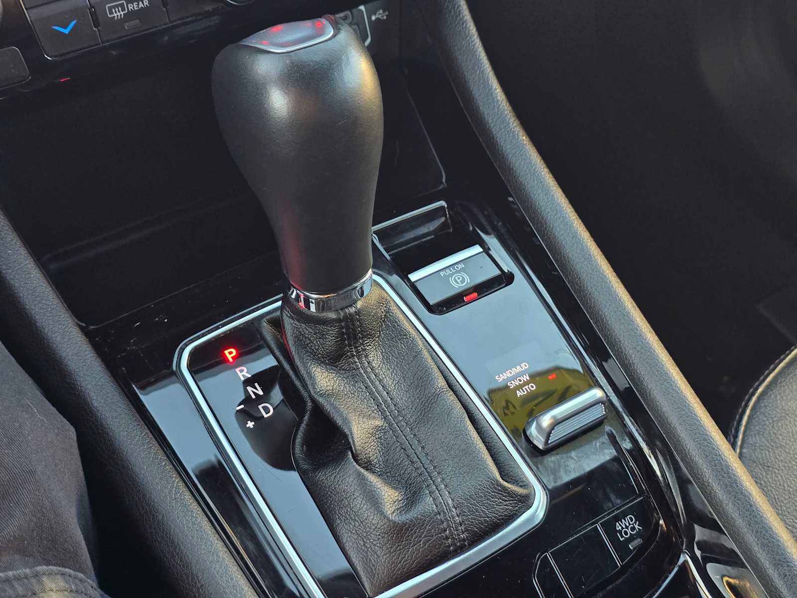 Used 2023 Jeep Compass Limited image 35