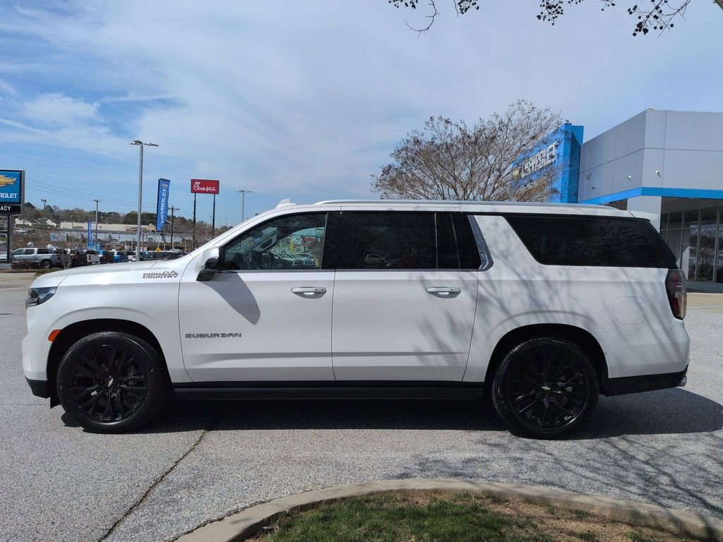 Used 2023 Chevrolet Suburban High Country image 5