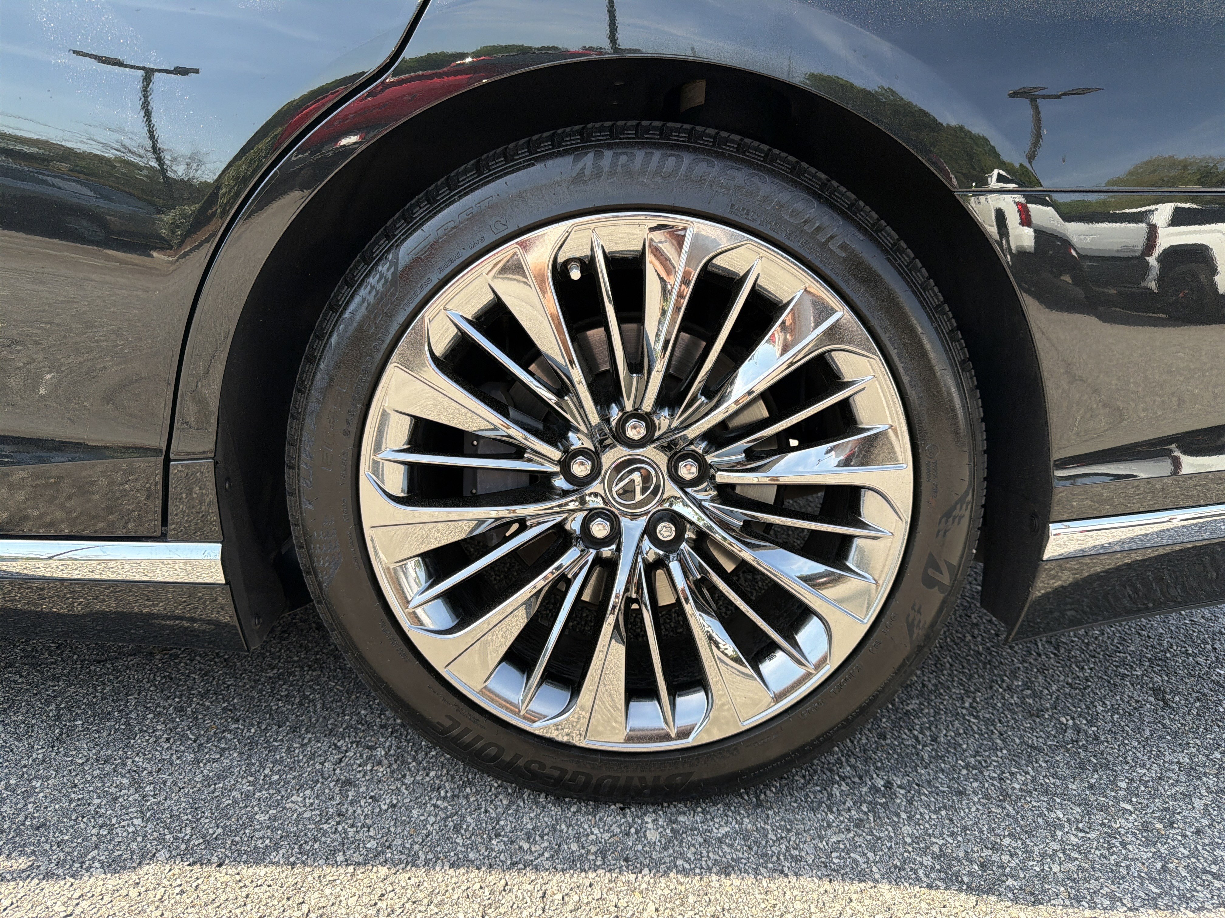 Used 2019 Lexus LS 500 w/ Interior Upgrade Package image 33