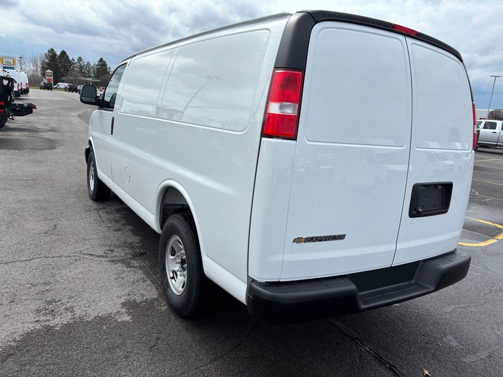 New 2026 Chevrolet Express 2500 RWD image 10