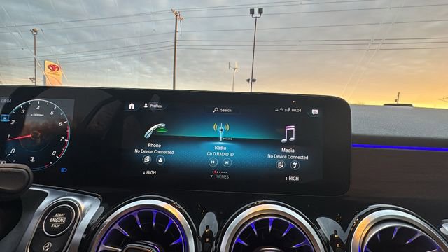 Used 2022 Mercedes-Benz GLB 250 GLB 250 image 6