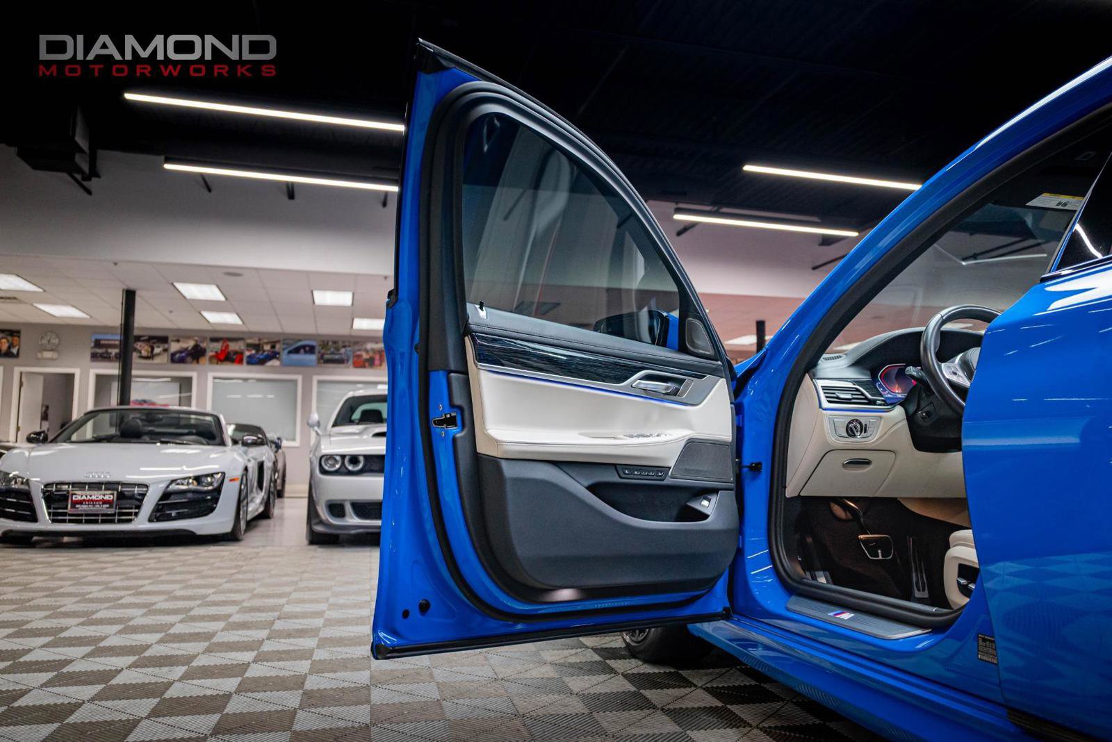 Used 2021 BMW 750i xDrive w/ Executive Package image 12