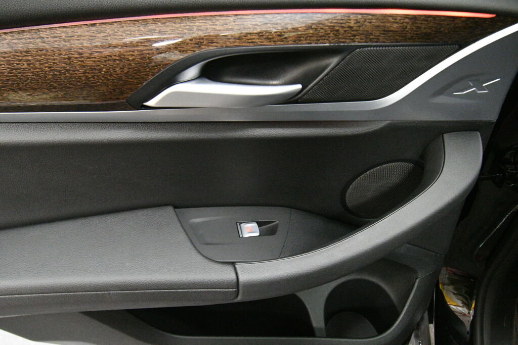 Used 2024 BMW X3 xDrive30i w/ Premium Package w/ZPA image 24