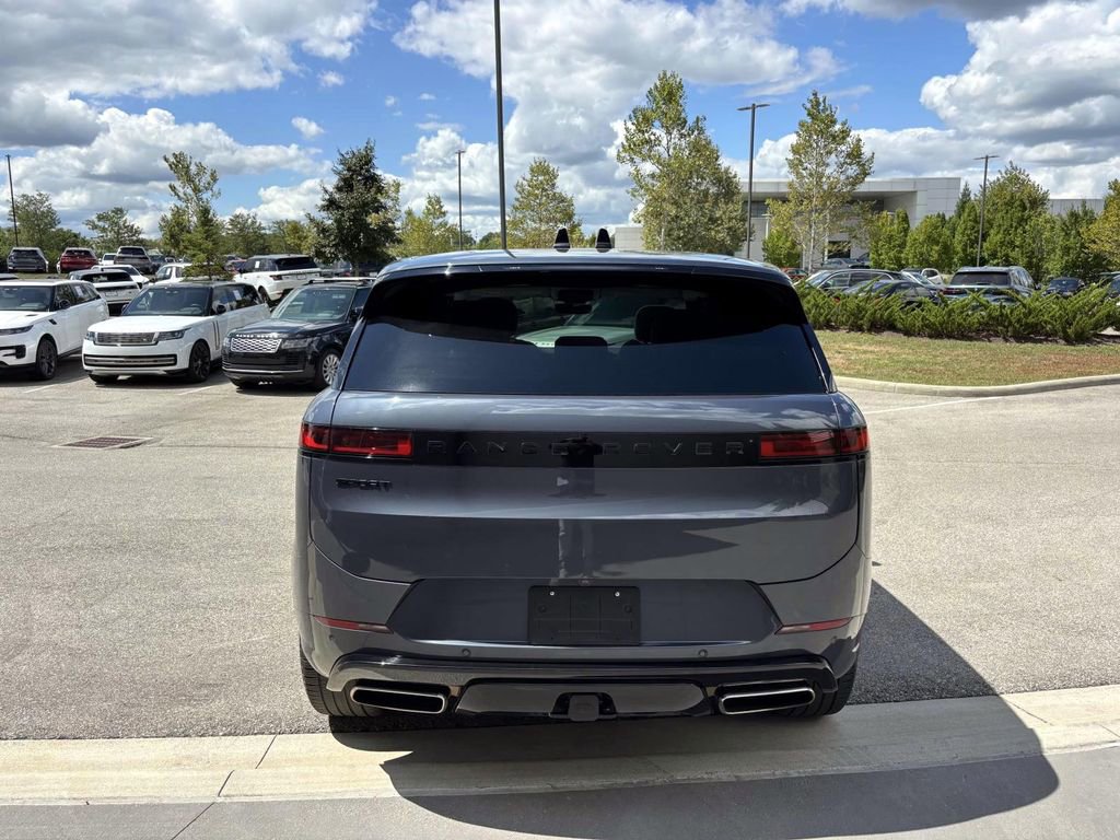 Used 2024 Land Rover Range Rover Sport Dynamic SE image 6