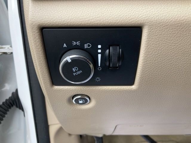 Used 2021 Jeep Grand Cherokee Overland w/ Protech Group AWD/4WD image 32