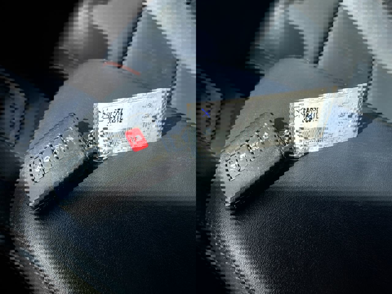 Used 2017 Toyota RAV4 SE image 32