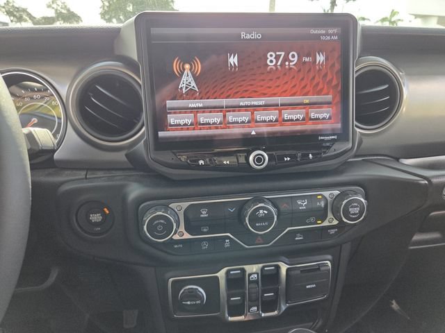 Used 2023 Jeep Gladiator Sport AWD/4WD image 16