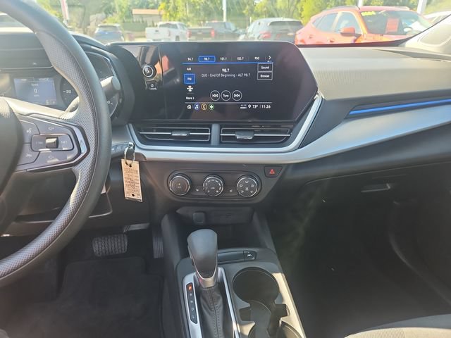 Used 2024 Chevrolet Trax LS w/ LS Convenience Package FWD image 18