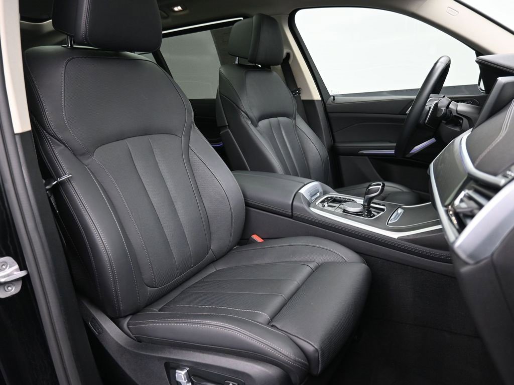Used 2022 BMW X7 xDrive40i w/ Premium Package image 28