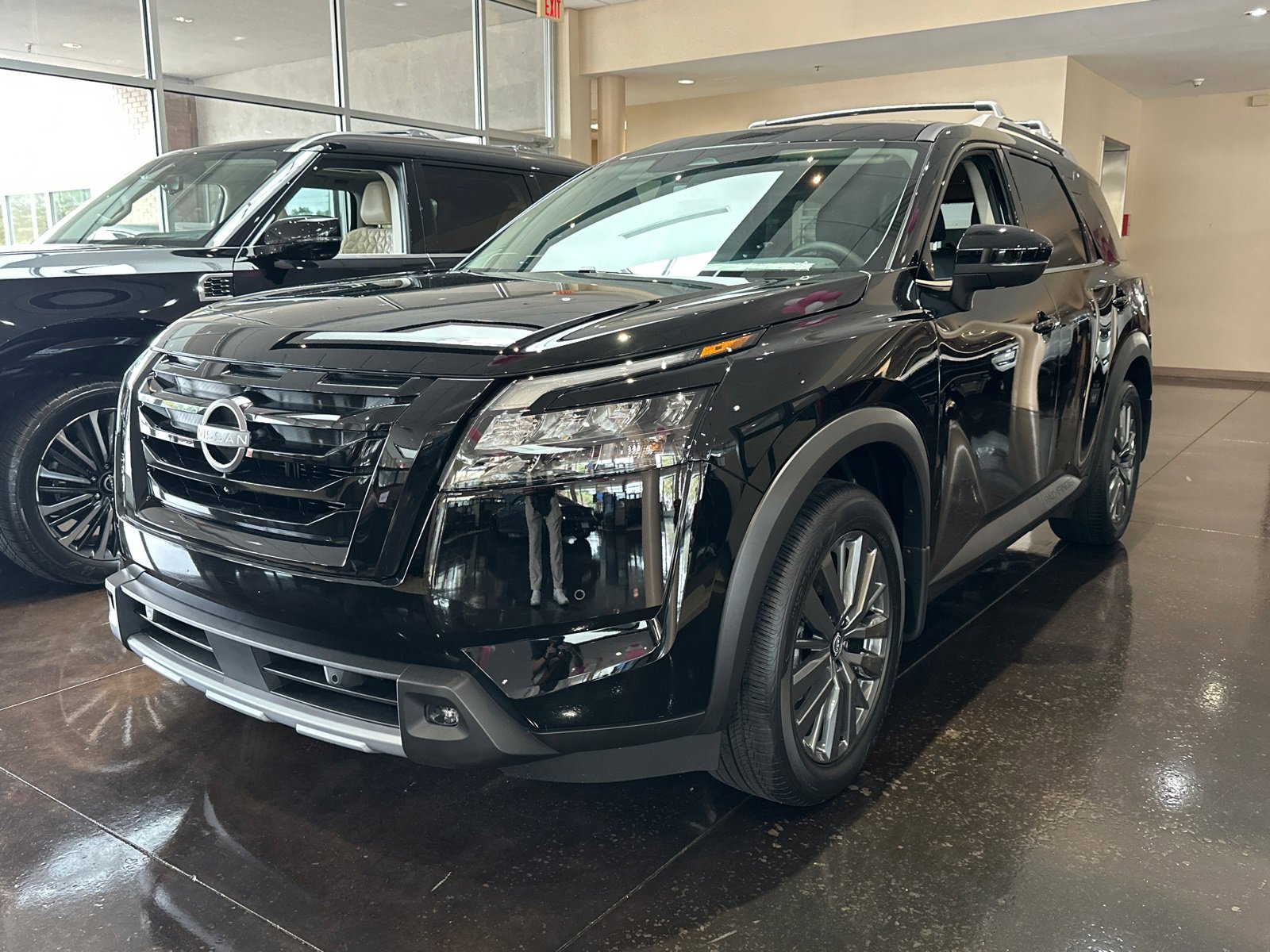 New 2025 Nissan Pathfinder SL w/ SL Premium Package