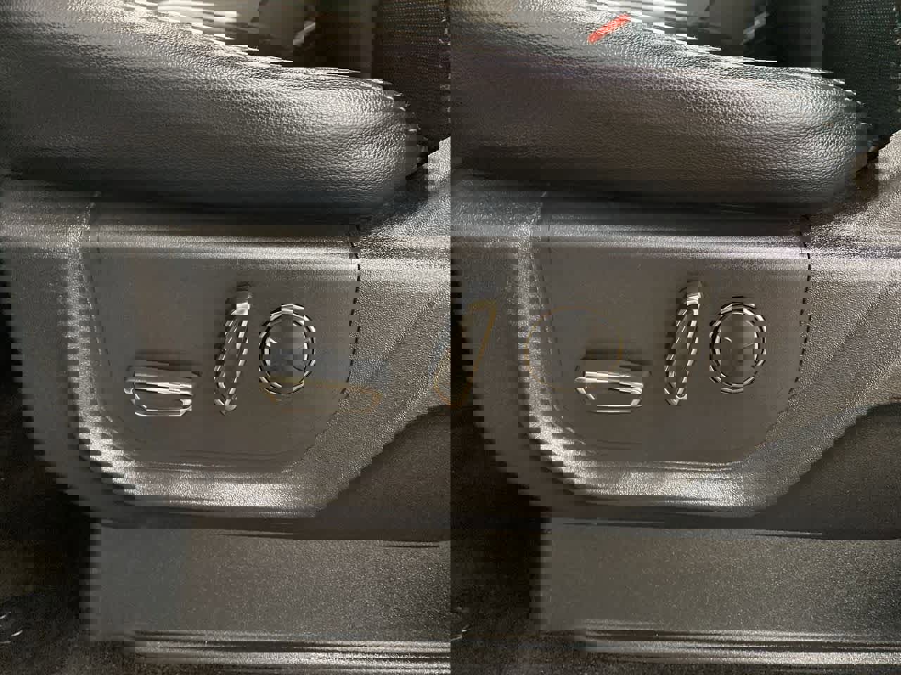 Used 2018 Ford F150 Raptor w/ Equipment Group 802A Luxury image 14